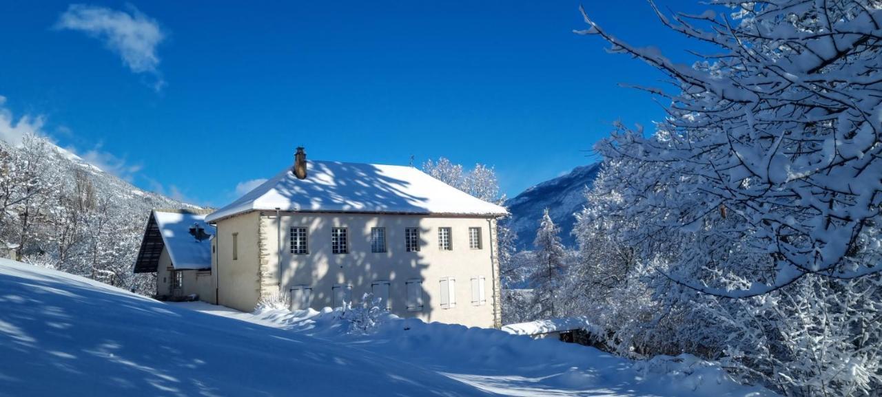 Maison Cimarron Bed & Breakfast Chateauroux-les-Alpes Екстериор снимка