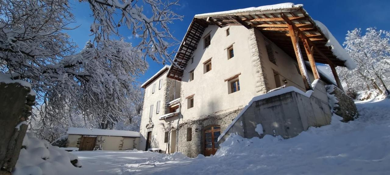 Maison Cimarron Bed & Breakfast Chateauroux-les-Alpes Екстериор снимка